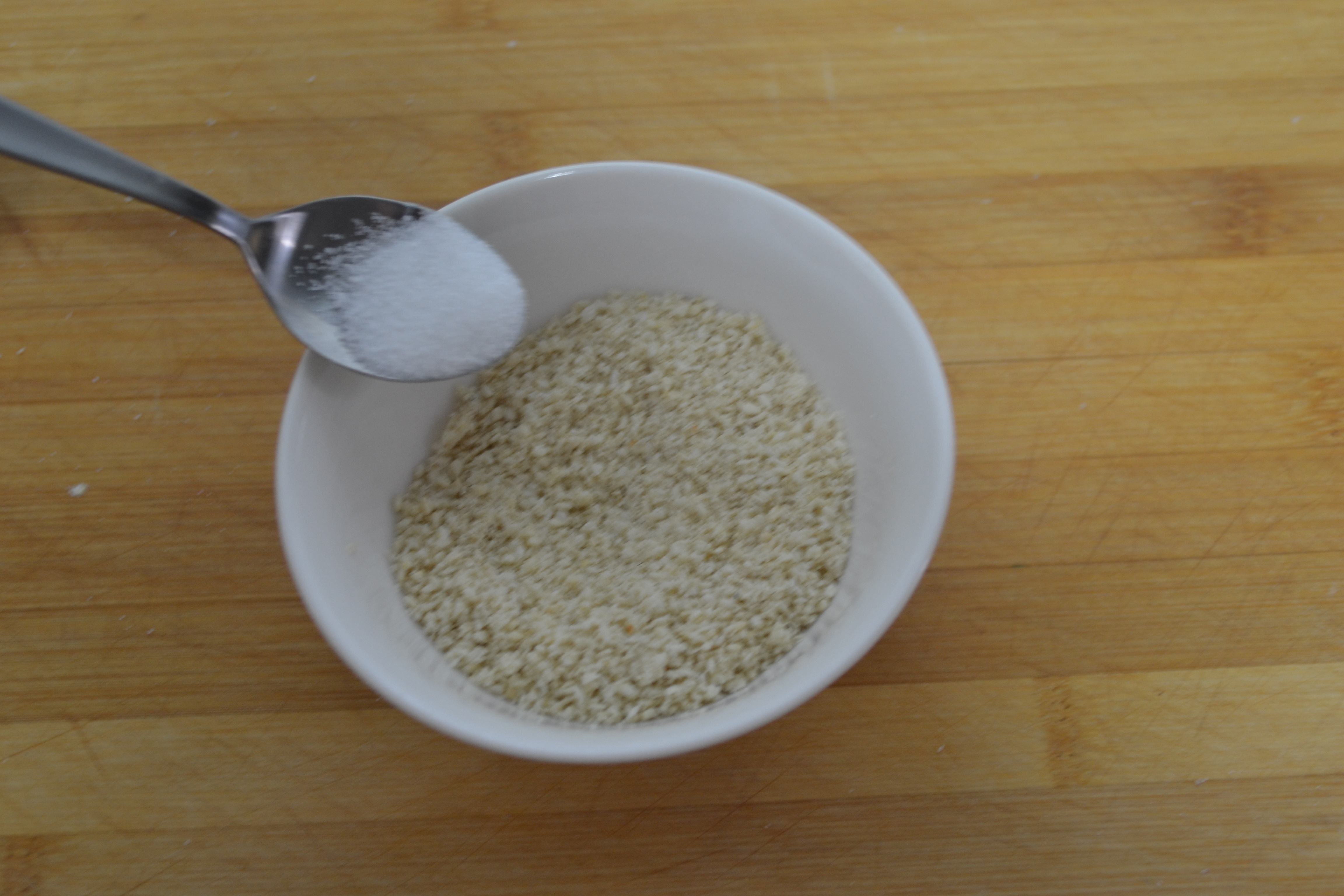 芝麻鹽拌豆苗的做法步驟：7