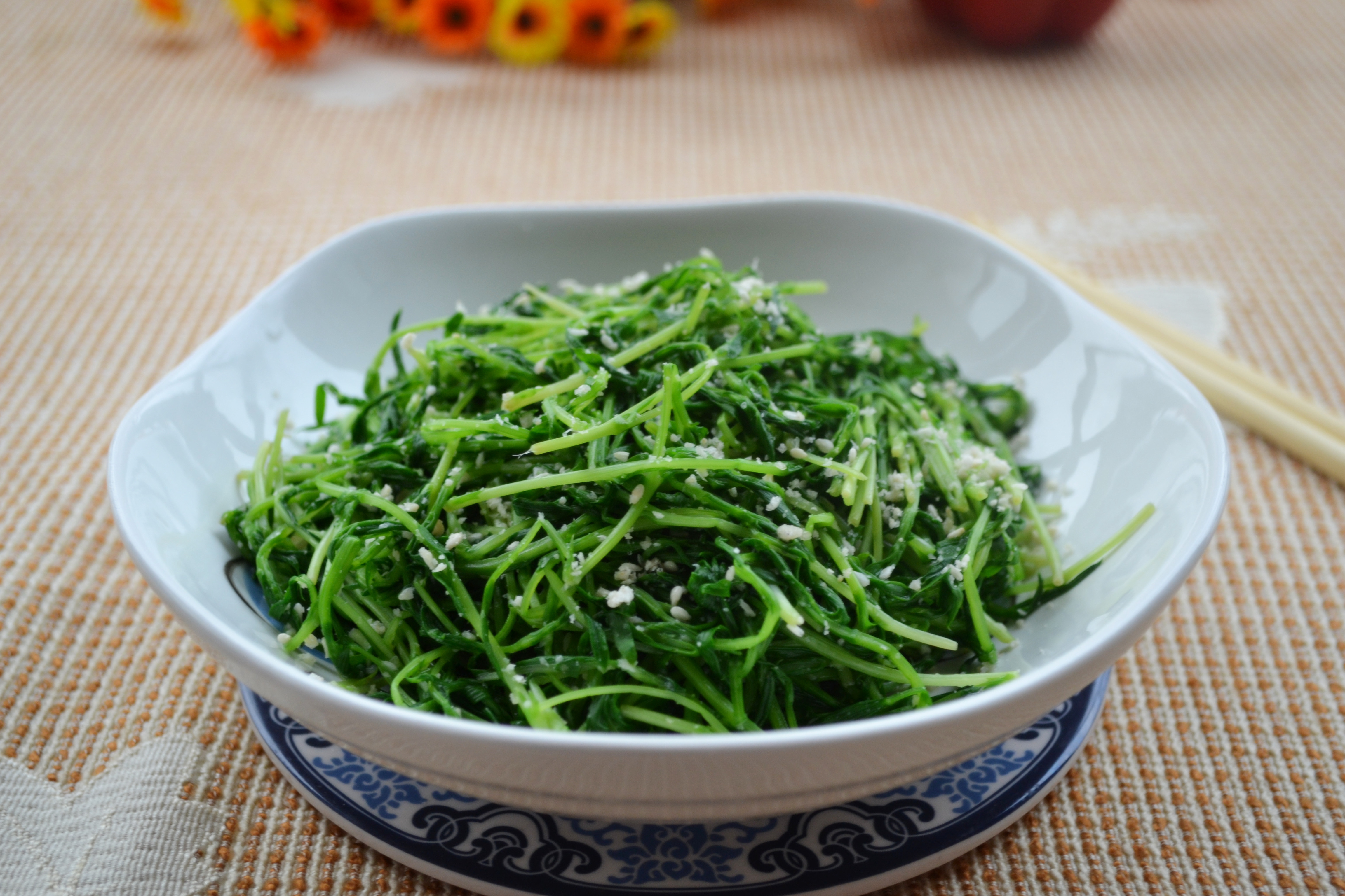 芝麻鹽拌豆苗的做法步驟：12