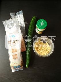 黑米黃瓜卷的做法步驟：1