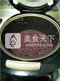 黑米黃瓜卷的做法步驟：3