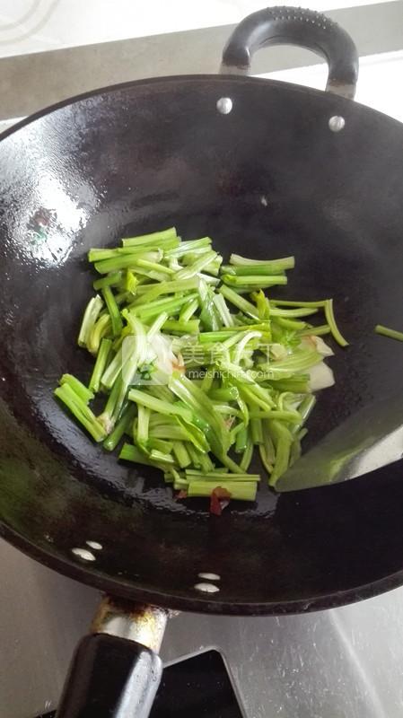 菠菜雞蛋疙瘩湯的做法步驟：4