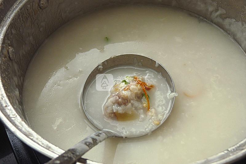 燕麥羊骨粥的做法步驟：7