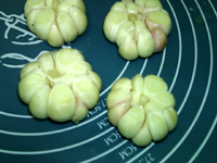 迷迭香烤大蒜的做法步驟：4
