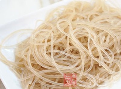 將紅薯粉洗淨 將紅薯粉洗淨