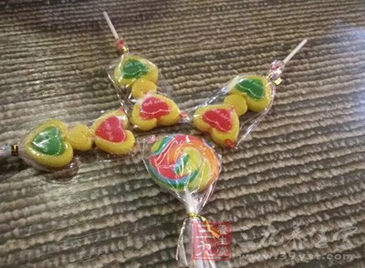 棒棒糖聽起來似乎很好做，但是如果想要制作出不同口味且好吃的棒棒糖，其實也是一門技術
