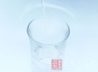 只有吃得清淡了，不油膩，那些吃進去的食物才能得到順利消化