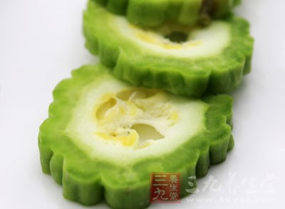 鮮苦瓜500克，豬肉150克，蝦米、香菇各24克