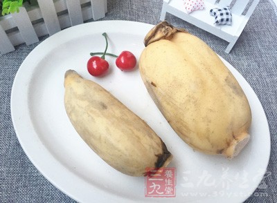 把蓮藕去皮洗干淨,切塊 把蓮藕去皮洗干淨,切塊