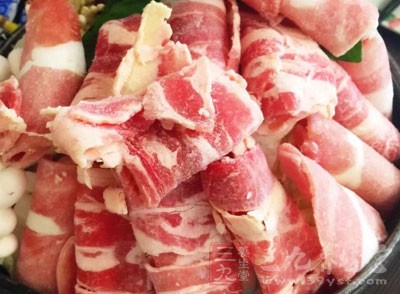 牛肉300克，豬肉100克，雞蛋2只，洋蔥100克