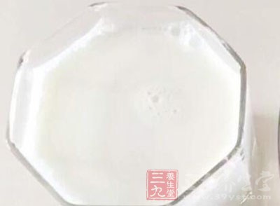 牛奶都是公認的安眠食物