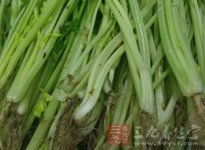 具有降壓功效的食物：綠豆、茄子、芹菜、海帶、胡蘿卜
