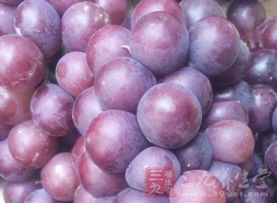 葡萄6斤，冰糖1.8斤，腌酸菜用的陶甕一個