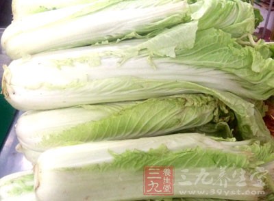 精面粉500g，干酵母5g，溫水300g，糖一小勺，白菜一大顆