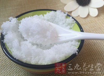 面團中加入少量的糖能幫助發酵，且饅頭會更香甜