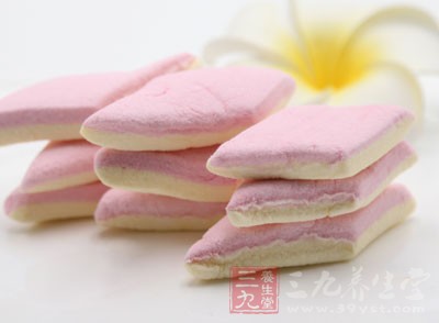 牛奶(分成15c.c及135c.c)150cc、棉花糖80g