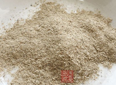 白菜2把、小魚干一大匙、蝦皮1/2大匙、烏醋少許、胡椒粉少許、鹽巴適量