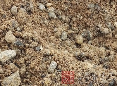 食材：黨參30克、赤小豆30克、丹參15克，紅糖適量
