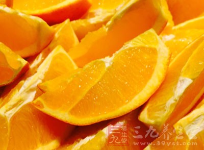 香蕉2只，橙子1個，檸檬0.5個，糖3到5大匙