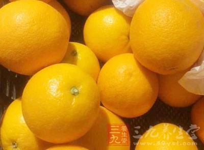 柑或柳橙擠汁、4顆蘋果切丁、1顆萊姆(綠皮)切片、半顆糖80g