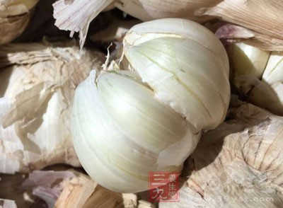 酸豇豆一把約350g、絞肉200g、蒜頭4~5粒