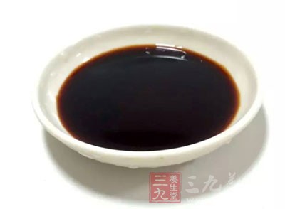 豬腿肉，青蒜苗，豆瓣，甜面醬，醬油，混合油