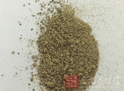 面粉，雞蛋，芹菜，肉餡，鹽，雞，粉香油，胡椒粉，醬油，料酒，蔥末，姜末