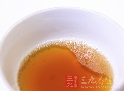 加入適量的可樂 加入適量的可樂