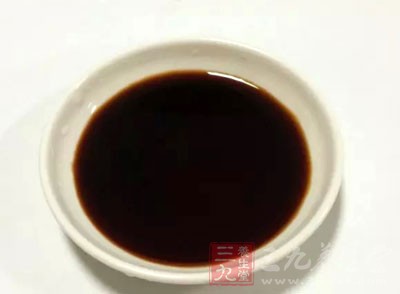 2勺醬油，生抽，1勺白糖，面條，蔥花，小油菜，雞蛋