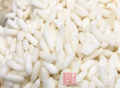 讓糯米吃透排骨蒸出的湯汁,味道極其鮮美 讓糯米吃透排骨蒸出的湯汁,味道極其鮮美