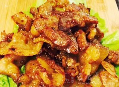 蒸煮入味的五花肉,品嘗得到肉香和梅干菜香 蒸煮入味的五花肉,品嘗得到肉香和梅干菜香