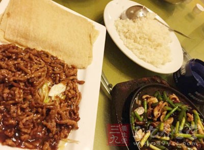 京醬肉絲，鹹淡適中，醬的味道更是讓人吃了還想吃