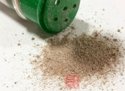 現磨黑胡椒適量、法國面包切片10片