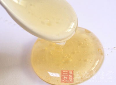 特別是蜂蜜中含有47種微量元素，如鋅、鐵、鈣、鎂、鉀等都是人體健康美容所必要的