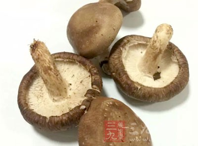 香菇味道很鮮，所以在制作的過程中，調料適量既可