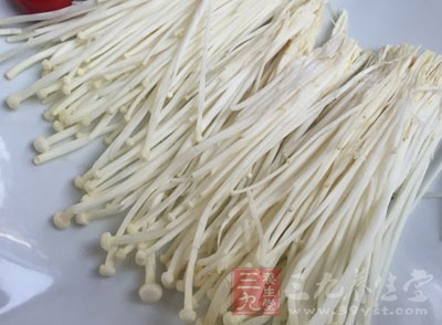 XO醬2大匙、金針菇1包、西洋芹3片
