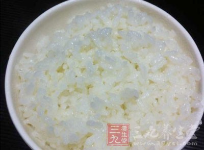 煮出來的飯不要粘的粘的不香，最好一粒是一粒的，但別硬掌握好水量