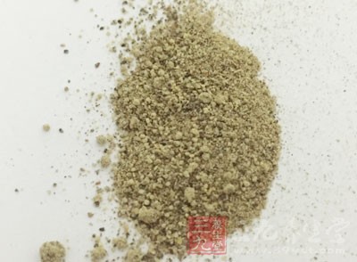 煲湯豬肉500G、生抽3湯匙、魚露1湯匙、鹽及胡椒粉各一小掫