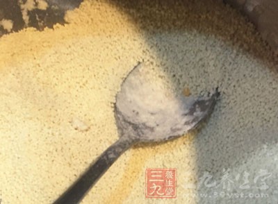 最後加入冬瓜，鹽，雞精，勾薄欠，放少許香油，兜勻出鍋