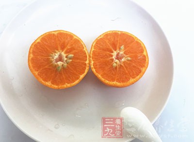 富含vc，有助肝髒解毒但不可多食，多食易上火，空腹食用傷胃