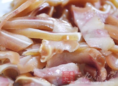 豬耳朵通常被用來涼拌 豬耳朵通常被用來涼拌