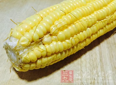 玉米棒2根，美式燒肉醬200克