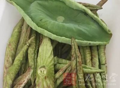 材料：粳米100克，荷葉