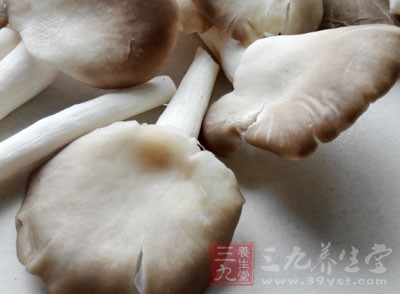 莴筍2根、平菇250克