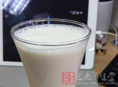 加入牛奶，關火