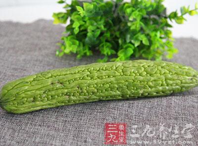 苦瓜250g、海帶芽5g
