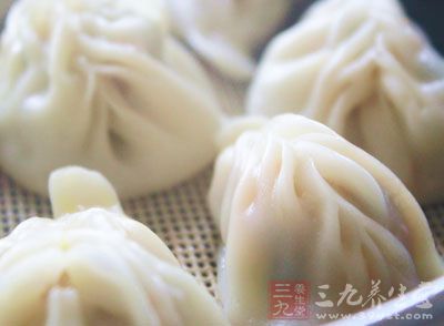 水開後，上鍋蒸13~15分鐘，包子就熟了