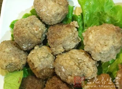 牛肉丸,蔬菜,麻辣燙底料 牛肉丸,蔬菜,麻辣燙底料