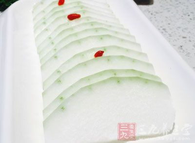 冬瓜200克，金針菇80克，濃湯寶(雞湯口味)1塊，水750毫升