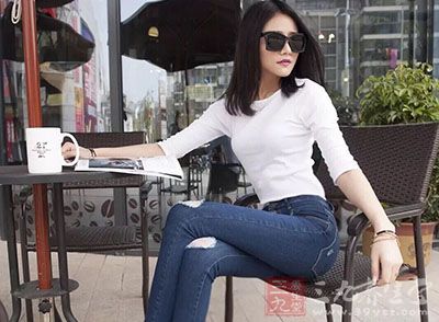 經常會聽到一些愛美的女士說自己早餐只吃水果