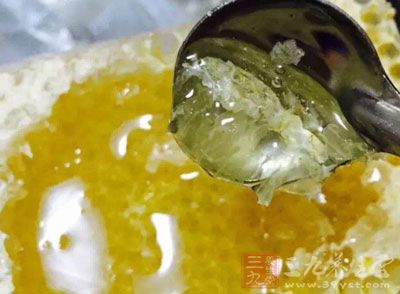 香腸,蜂蜜,橄榄油,芝麻,番茄醬 香腸,蜂蜜,橄榄油,芝麻,番茄醬